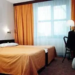 度假村 Go Cracow 3*