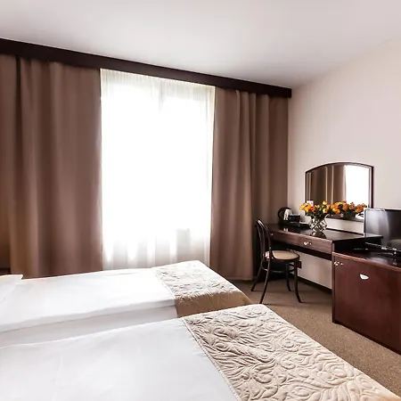 Go Cracow Üdülőközpont 3*